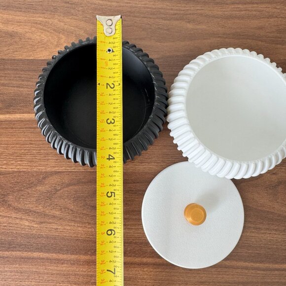 3D Printed Stackable Trinket Tray with Lid – Modern Black & White Design - Picture 4 of 5